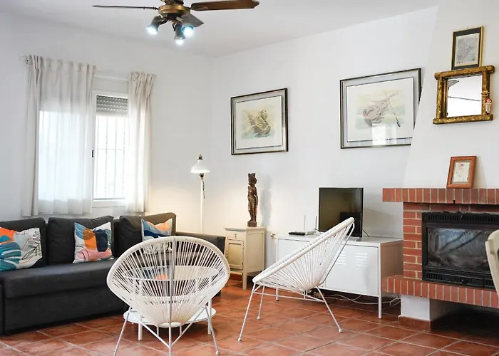 Casa De Campo, Llena De Encanto Junto Al Mar